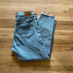 Women’s Levi Weggie Light Wash Size 32